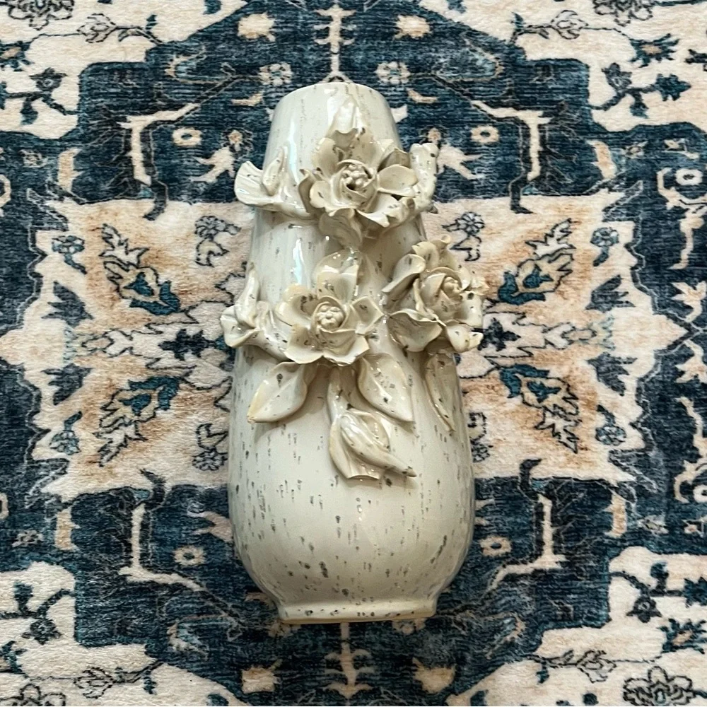 White and Speckled Grey Ceramic Vase 3D Flowers Pottery Home Decor Shabby Chic